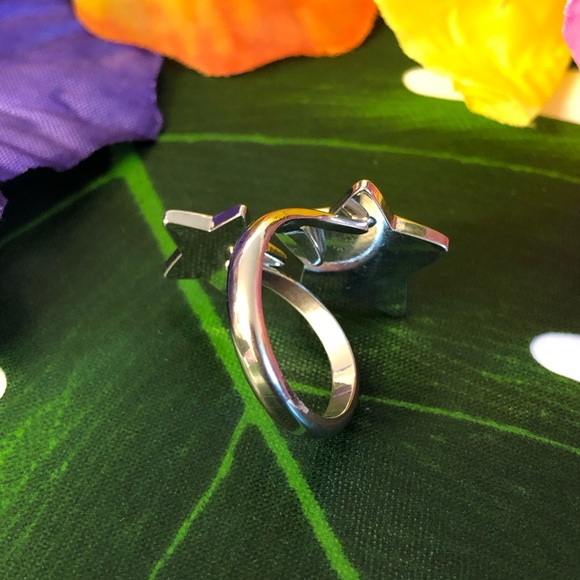 Star Ring - Picture 8 of 12